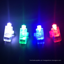 Os feixes das luzes do dedo do diodo emissor de luz do favor de partido iluminam acima a luz dos brinquedos
